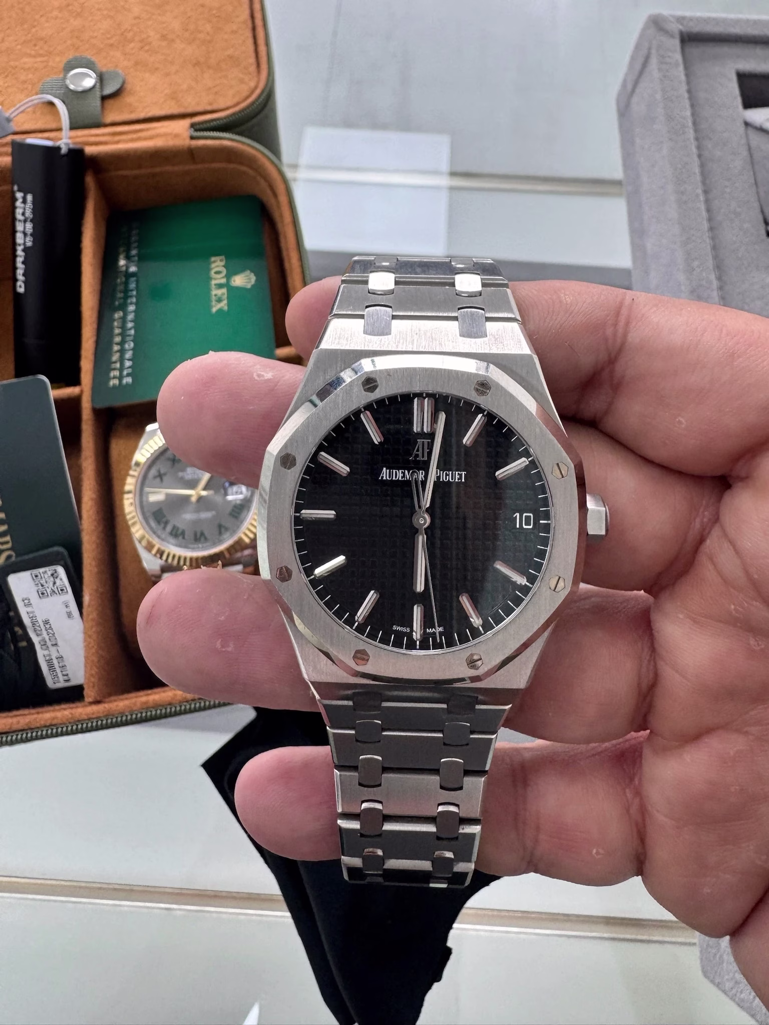 Compare a collateral loan with selling jewelry in Houston